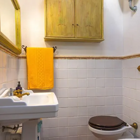 Borgo Marittimo Pila (Livorno)